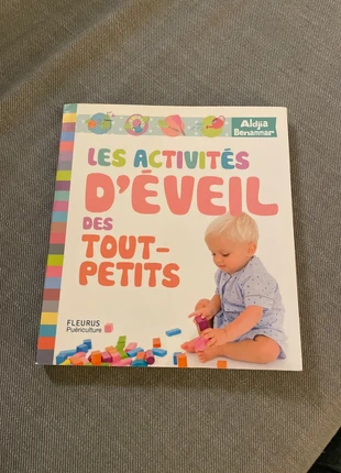 livre les activités d’éveil des tout-petits  fleurus aldjia Benammar  TBE, staat: Heel goed, € 2,00, € 2,80 inclusief Kopersbescherming