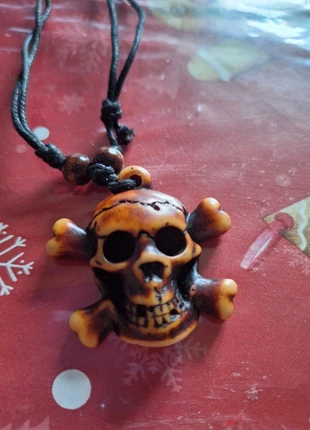 Collier Pendentif Tête de Mort / Crâne et Perles en Bois, état: Neuf sans étiquette, 3,10 €, 3,96 € Protection acheteurs incluse