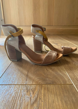 Nus pieds talons hauts, merk: ALFA, staat: Heel goed, maat: 39, 10,00 €, 11,20 € inclusief Kopersbescherming