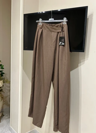 Pantalone mood Zara, état: Neuf avec étiquette, taille: Taille unique, 15,00 €, 16,45 € Protection acheteurs incluse