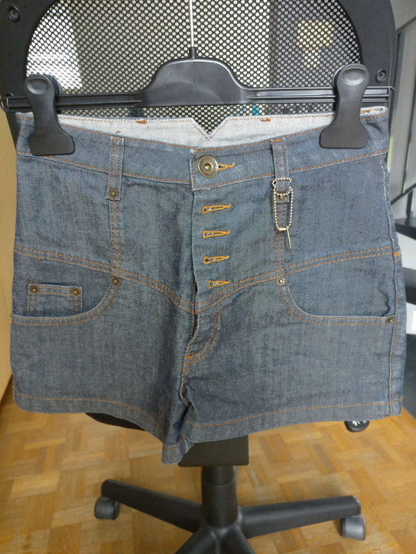 Stijlvol jeansshortje met hoge taille