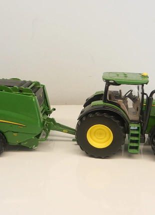 Obrázek k inzerátu:  Traktor John Deere 6210R   +  Belarka zestaw metalowy