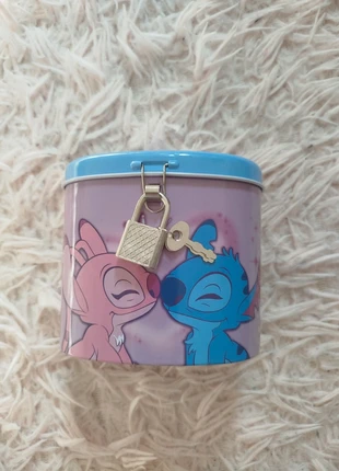 Tirelire Stitch et Angel avec cadenas + clé – Neuf avec étiquette, merk: Disney, staat: Nieuw met prijskaartje, € 2,90, € 3,75 inclusief Kopersbescherming