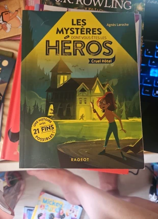 Cruel hôtel, état: Satisfaisant, 3,50 €, 4,38 € Protection acheteurs incluse