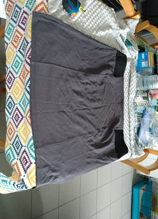 Jupe taille 58.longueur 61 cm, brand: Bleu bonheur, condizioni: Nuovo senza cartellino, taglia: 9XL / IT 62 / EU 58, €3.00, €3.85 include la Protezione acquisti