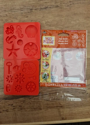 2 Moules engrenages et mer, pistolet colle, pâte polymère etc, marque: Mod Podge, état: Neuf sans étiquette, 8,00 €, 9,10 € Protection acheteurs incluse