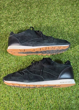 Baskets Reebok noires en daim et cuir semelle gomme Taille 44, marke: Reebok, zustand: Gut, größe: 44, 15,00 €, 16,45 € beinhaltet Vinted-Käuferschutz Pro