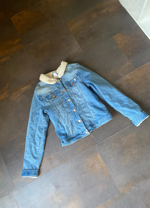 Veste jeans fourrure, marque: H&M, état: Très bon état, taille: 12 ans / 152 cm, 5,00 €, 5,95 € Protection acheteurs incluse