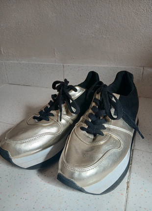 Sapatilhas dourado e preto/Baskets dorées et noires|41, marque: Lefties, état: Très bon état, taille: 41, 5,00 €, 5,95 € Protection acheteurs incluse