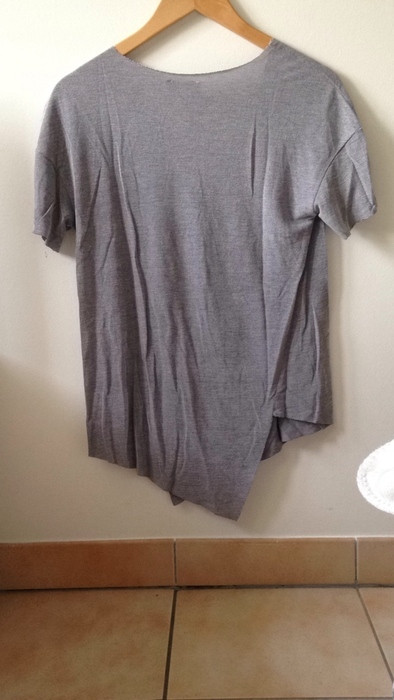 T shirt asymétrique gris Zara 2
