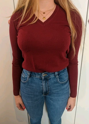 Roter Kaschmirpullover mit V-Ausschnitt, marque: Uniqlo, état: Bon état, taille: S / 36 / 8, 15,00 €, 16,45 € Protection acheteurs incluse