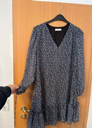 Langarmkleid Mango Blumenmuster, marque: Mango, état: Très bon état, taille: L / 40 / 12, 5,00 €, 5,95 € Protection acheteurs incluse