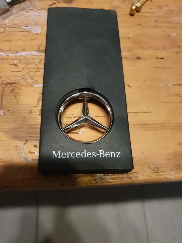 Porte clé en acier Mercedes benz neuf