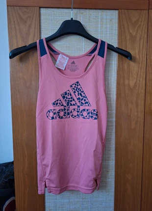 Canotta adidas, brand: adidas Originals, condizioni: Nuovo senza cartellino, taglia: 10 anni / 140 cm, €8.00, €9.10 include la Protezione acquisti