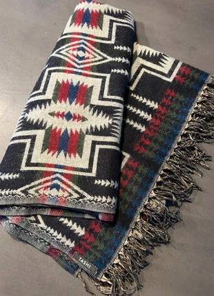 Hele mooie warme aztec sjaal, merk: Nepal, staat: Heel goed, € 7,00, € 8,05 inclusief Kopersbescherming