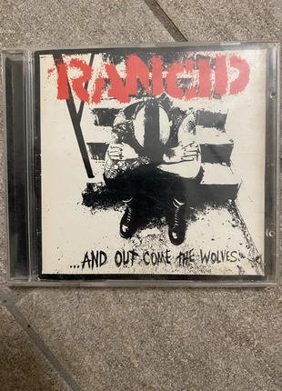 CD Rancid “And Out Come The Wolves”, état: Bon état, 8,00 €, 9,10 € Protection acheteurs incluse