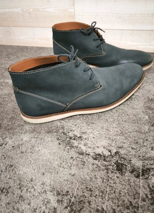 Clarks Franson Top Desert Boots homme 46 cuir nubuck bleu marine semelle claire, merk: Bleu Marine, staat: Heel goed, maat: 46, € 41,00, € 43,75 inclusief Kopersbescherming
