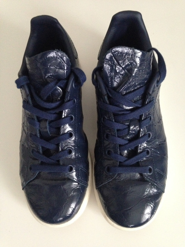 Stan smith bleu foncé relief vernis Stan smith bleu foncé relief vernis