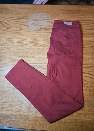Pantalon Slim/Jean Couleur Bordeaux (Lie-de-vin) | G-Woman Gémo | Taille 38, merk: Gémo, staat: Heel goed, maat: M / 38 / 10, € 4,00, € 4,90 inclusief Kopersbescherming Pro