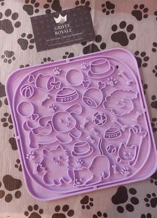 Tapis de léchage motif chien violet, marque: Tapis léchage, état: Neuf sans étiquette, 6,00 €, 7,00 € Protection acheteurs (Pro) incluse