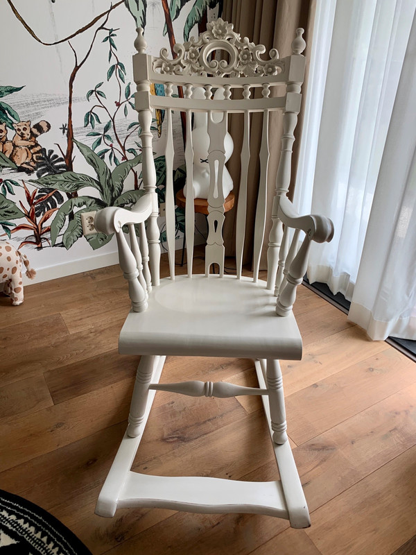 Monumentaal marmeren Wonder Barok schommelstoel wit met houtsnijwerk bloemen - Vinted
