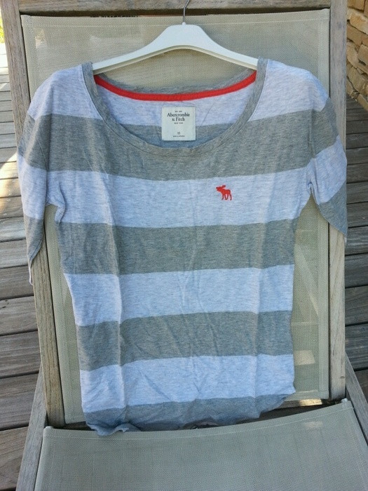 T-shirt fin Abercrombie&Fitch rayé gris 1