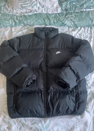 Doudoune Nike noire, merk: Nike, staat: Heel goed, maat: L, € 70,00, € 74,20 inclusief Kopersbescherming