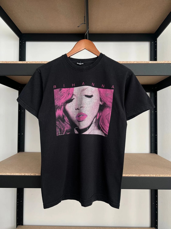 Vintage 2011 Rihanna Loud Tour Black T-shirt
