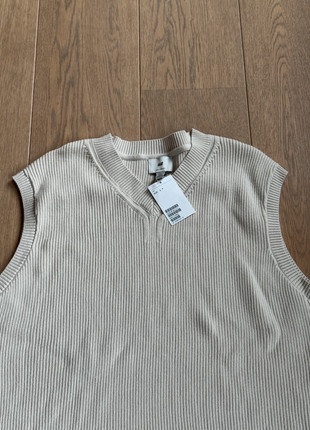 H&M vest New!, marque: H&M, état: Très bon état, taille: L, 10,00 €, 11,20 € Protection acheteurs incluse
