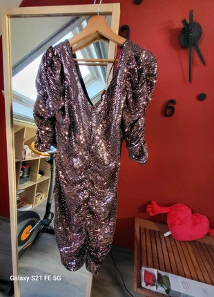 Sake/A very elegant short golden evening dress, staat: Heel goed, maat: XXL / 44 / 16, € 15,00, € 16,45 inclusief Kopersbescherming