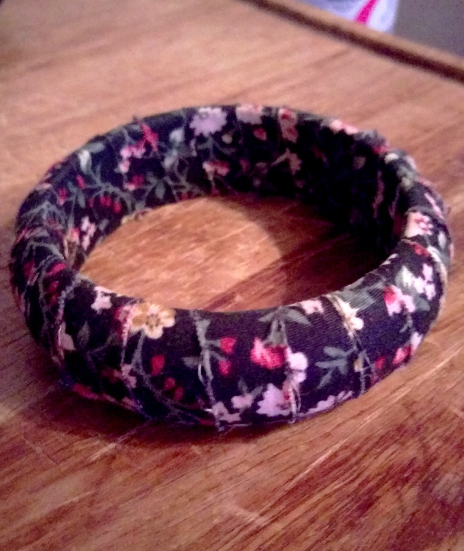 Bracelet tissu motifs fleuris