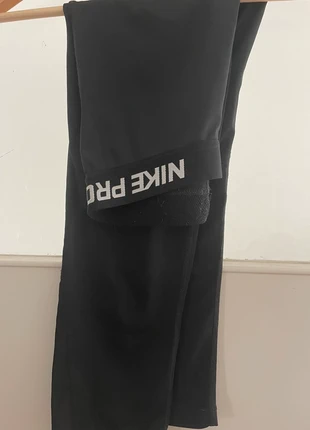 Nike Pro 3/4 Sportleggings, brand: Nike, condizioni: Buone, taglia: S / IT 40 / EU 36, €5.50, €6.48 include la Protezione acquisti