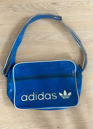 Sac bandoulière vintage Adidas bleu, marque: adidas, état: Très bon état, 18,00 €, 19,60 € Protection acheteurs incluse
