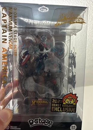 Figurine venom/captain america, marke: beast kingdom, zustand: Neu, größe: Einheitsgröße, 30,00 €, 32,20 € inklusive Vinted-Käuferschutz