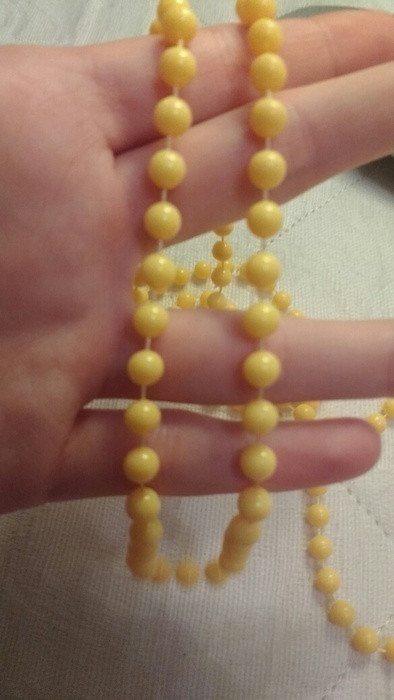 Collier à perle jaune 2