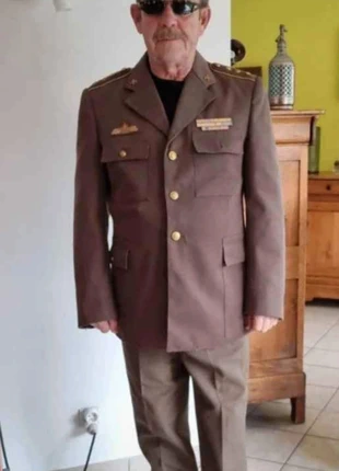 Ancien uniforme hongrois, état: Très bon état, taille: L, 120,00 €, 126,70 € Protection acheteurs incluse