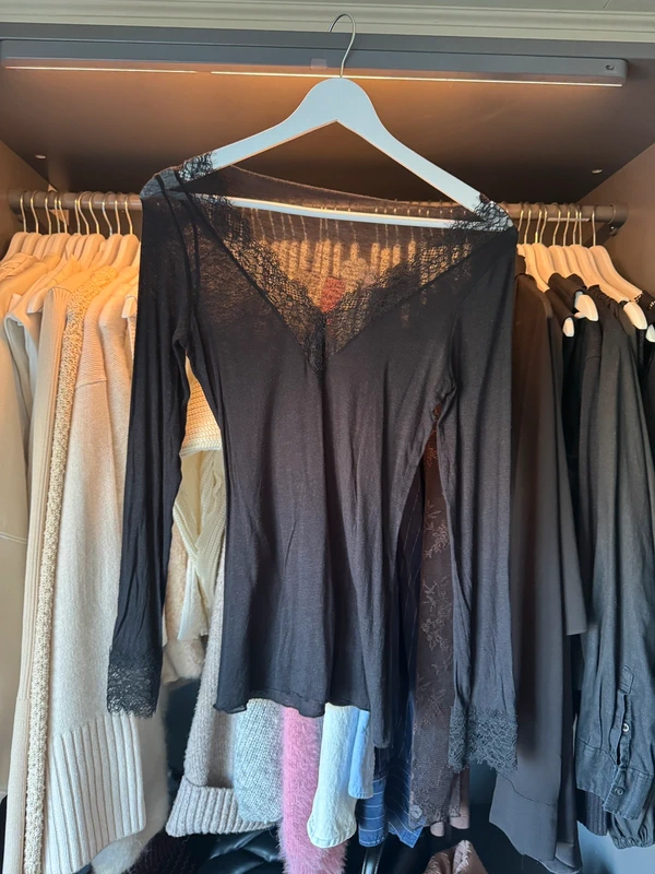 Ultralight long sleeve top