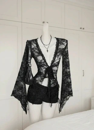 Haut noir gothique en dentelle goth/punk/y2k, marque: Velvet Noir™, état: Très bon état, taille: S / 36 / 8, 23,99 €, 25,89 € Protection acheteurs incluse