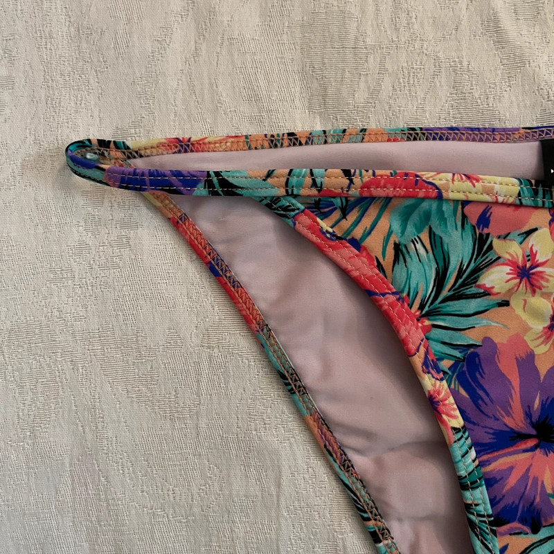 Hibiscus print bikini bottoms 4