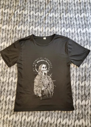 T Shirt de groupe d'emo rock metal: My Chemical Romance MCR - Noir (Taille: L Femme), marque: My Chemical Romance, état: Très bon état, taille: L / 40 / 12, 18,00 €, 19,60 € Protection acheteurs incluse