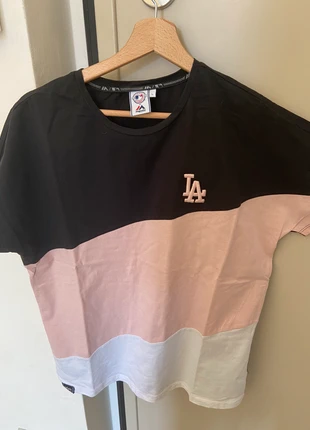 T-shirt LA Majestic, marke: Majestic, zustand: Sehr gut, größe: L / 40 / 12, 15,00 €, 16,45 € inklusive Vinted-Käuferschutz