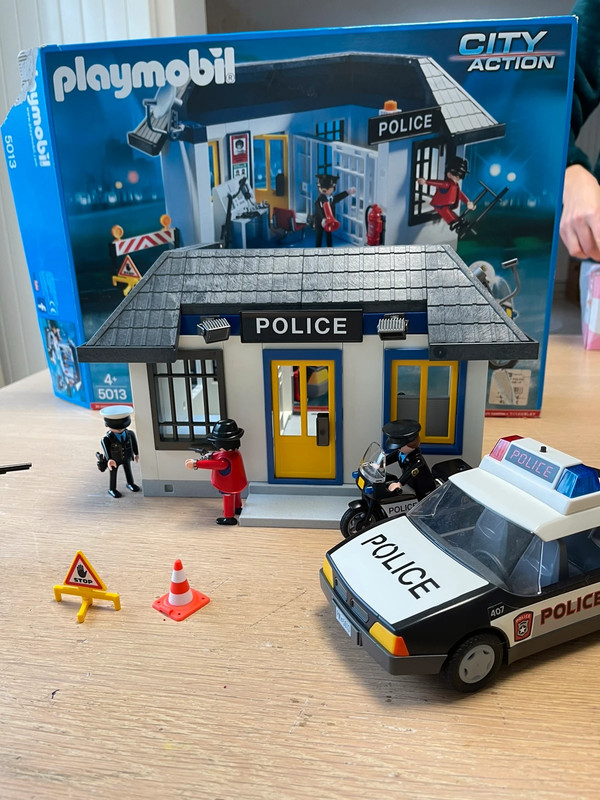 Playmobil - 5013 - Le Commissariat De Police