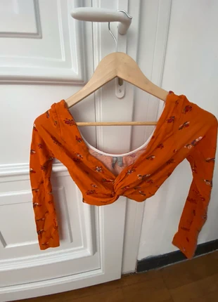 Croc top orange fleuris , marke: ASOS, zustand: Sehr gut, größe: XS / 34 / 6, 2,00 €, 2,80 € inklusive Vinted-Käuferschutz