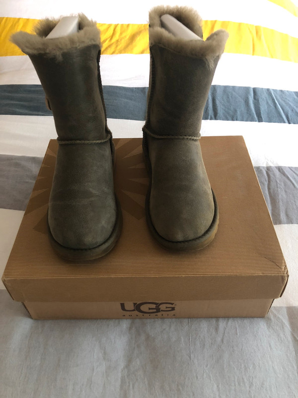 ugg kaki ugg kaki