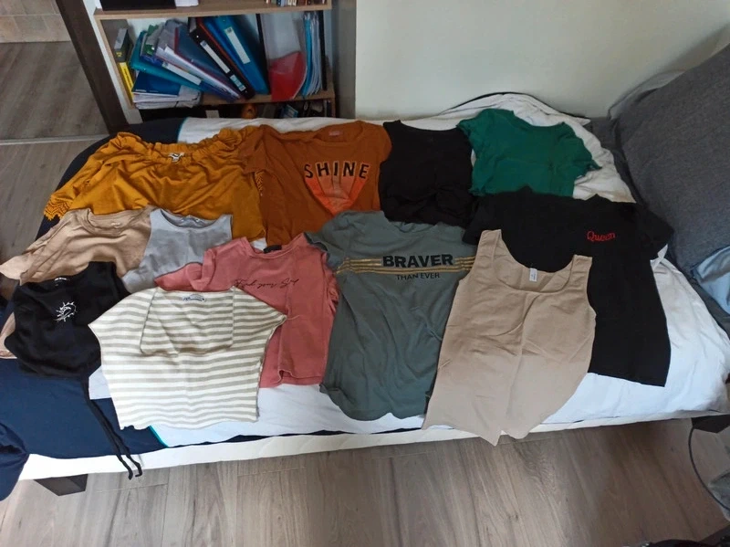 Lot de 12 vêtements femme taille S/M (lot 3)