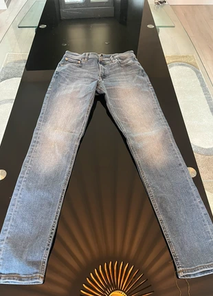 Jeans Jack and jones bleue sans logo apparent taille: 14 ans, marque: Jack & Jones, état: Très bon état, taille: 14 ans / 164 cm, 8,00 €, 9,10 € Protection acheteurs incluse
