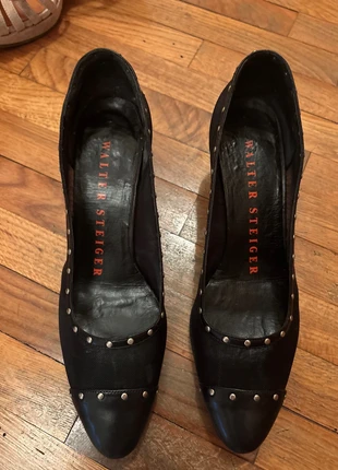 Décolleté nero con borchie e rete, marca: Walter Steiger, estado: Muito bom, tamanho: 39, €36.00, €38.50 inclui Proteção do Comprador