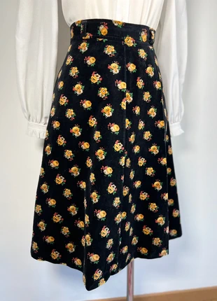 🌹Adorable jupe rétro en velours et ses motifs fleuris🌹, marca: Vintage, estado: Bom, tamanho: S / 36 / 8, €25.00, €26.95 inclui Proteção do Comprador Pro