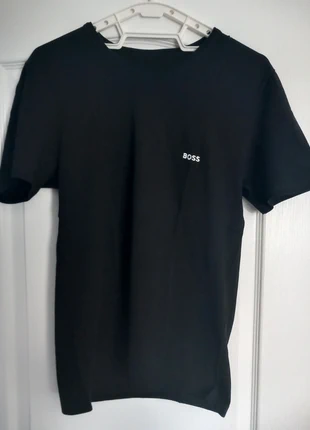 T-shirt Unis Hugo boss, marque: Boss, état: Très bon état, taille: M, 15,00 €, 16,45 € Protection acheteurs incluse
