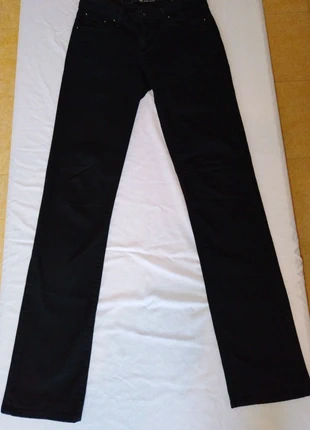 Jean noir bootcut Levi's femme taille 36, marke: Levi's, zustand: Sehr gut, größe: S / 36 / 8, 18,00 €, 19,60 € inklusive Vinted-Käuferschutz